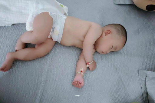 潜江几个月宝宝会抬头